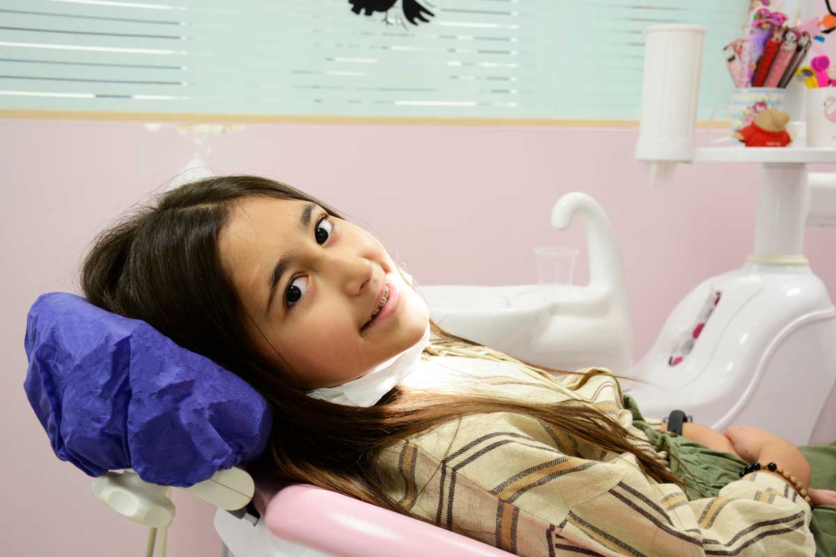 دندانپزشکی کودکان تهران: بخش دندانپزشکی کودکان با کادری مجرب و تجهیزات پیشرفته آماده ارائه انواع خدمات دندانپزشکی کودکان به مراجعان عزیز است.